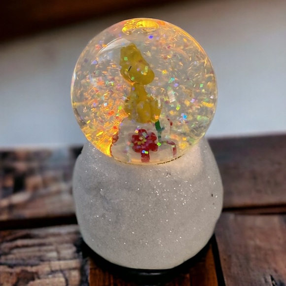 Peanuts Woodstock LED mini SnowGlobe Glitter Globe - Picture 7 of 9